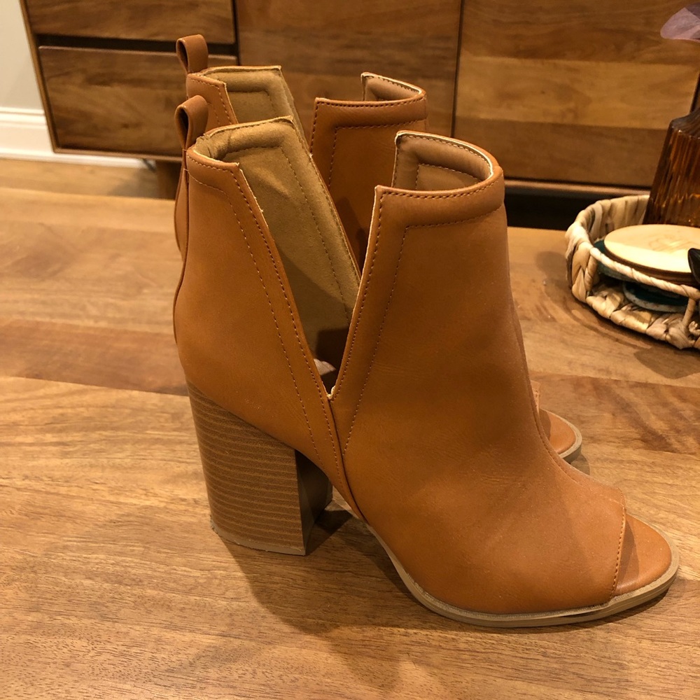 Qupid - open toed heeled boots